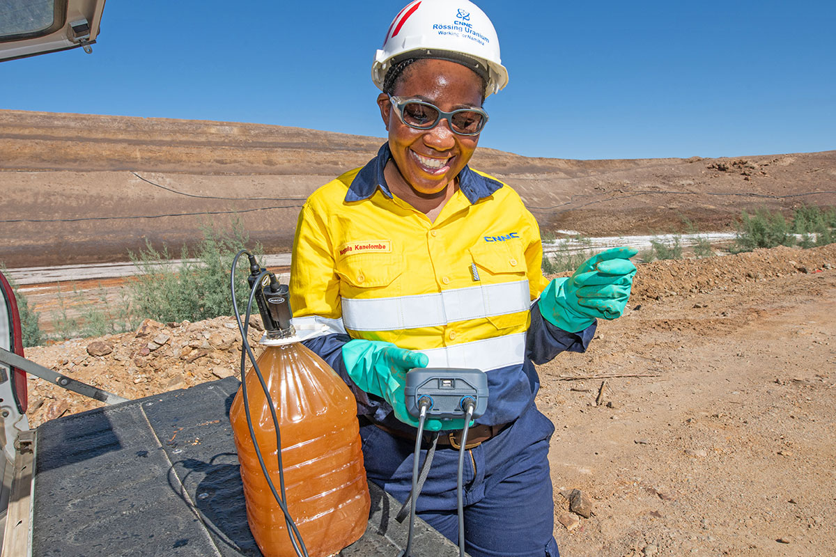 rossing-uranium-testing-woman